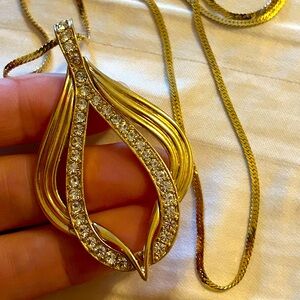 Vintage Gold crystal pendant & 28” gold chain
